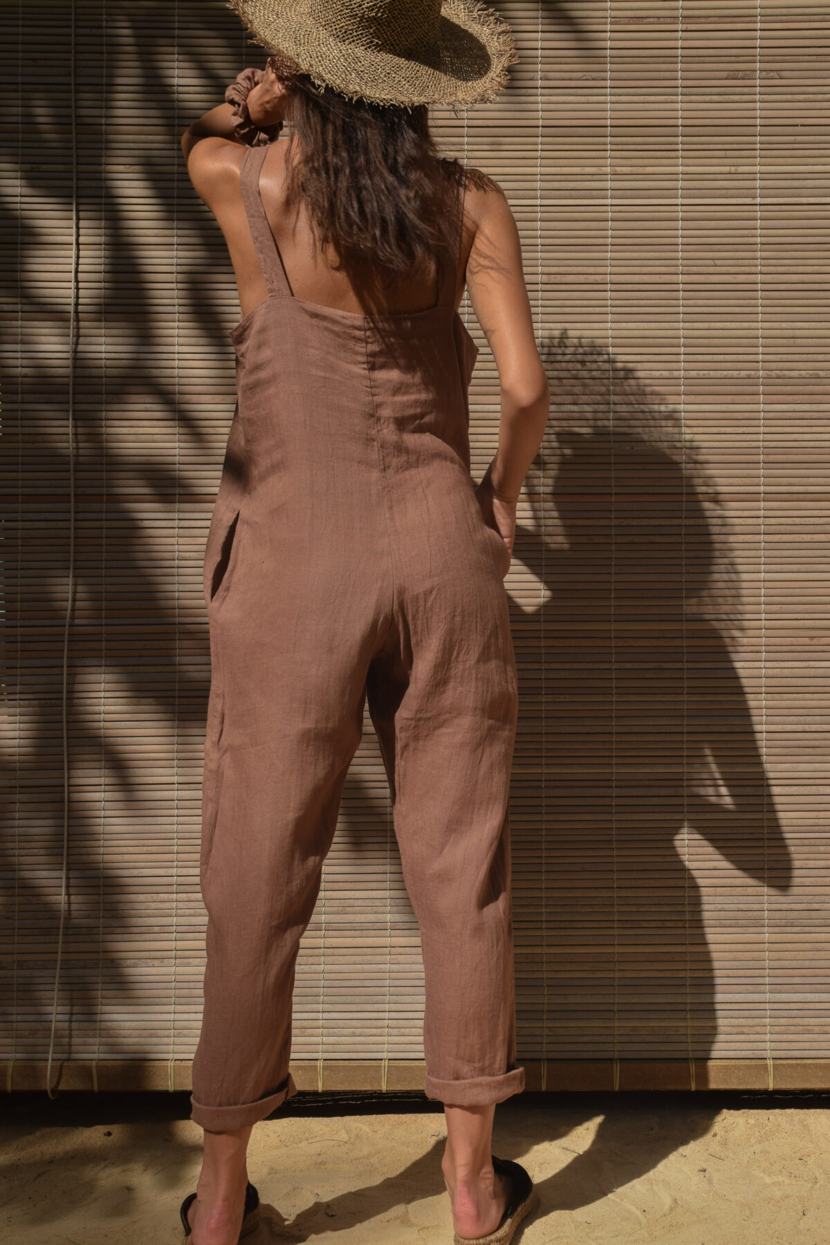 LINEN JUMPSUIT - SOIL - obrazek 6