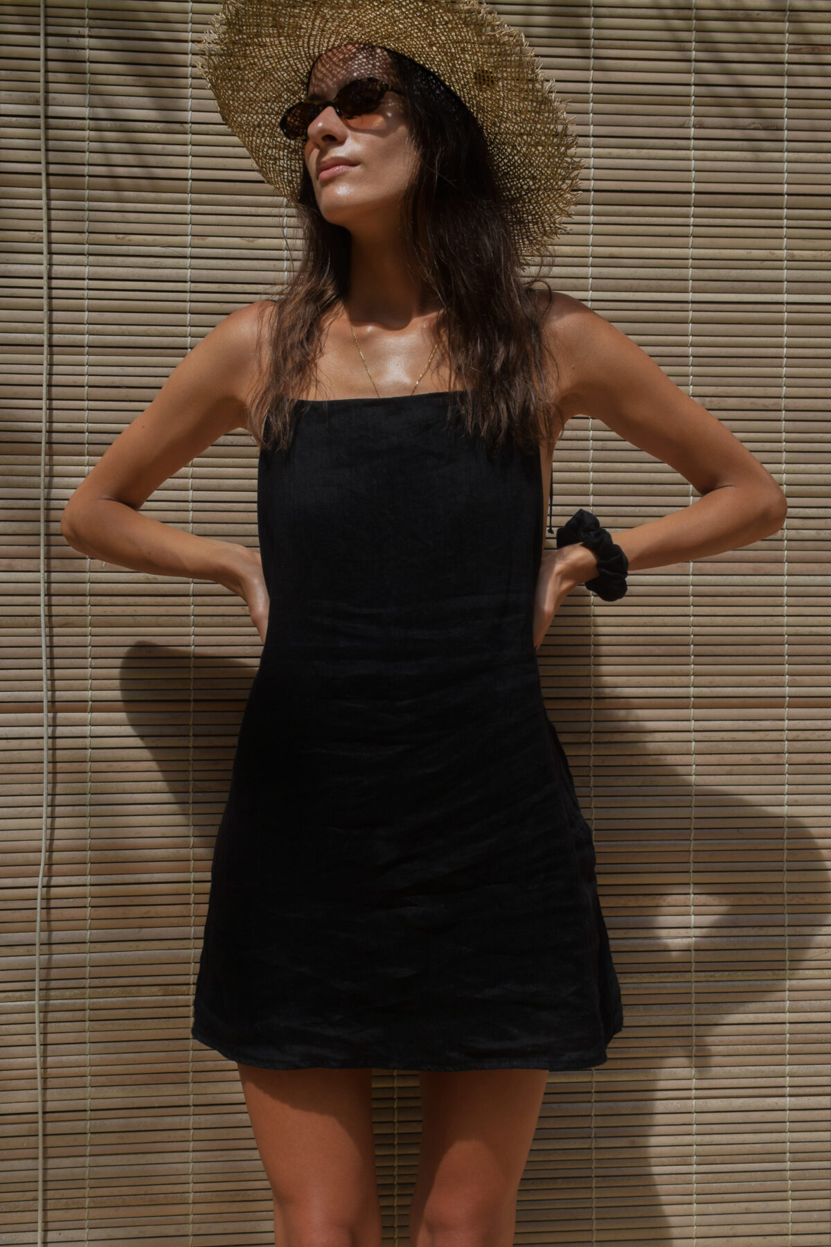 LINEN MINIMAL DRESS - BLACK - obrazek 3