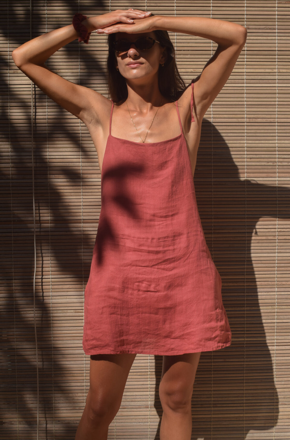 LINEN MINIMAL DRESS - GUAVA - obrazek 3