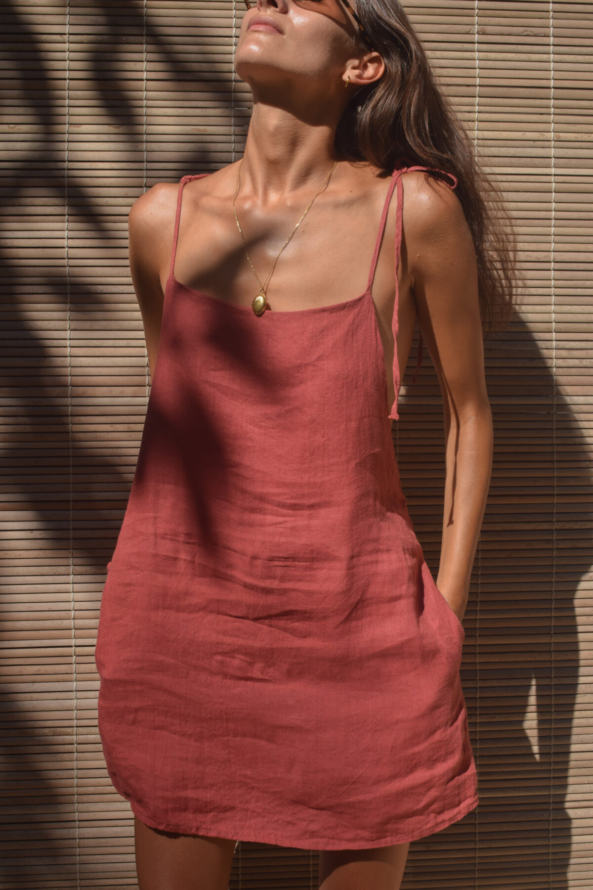 LINEN MINIMAL DRESS - GUAVA - obrazek 5